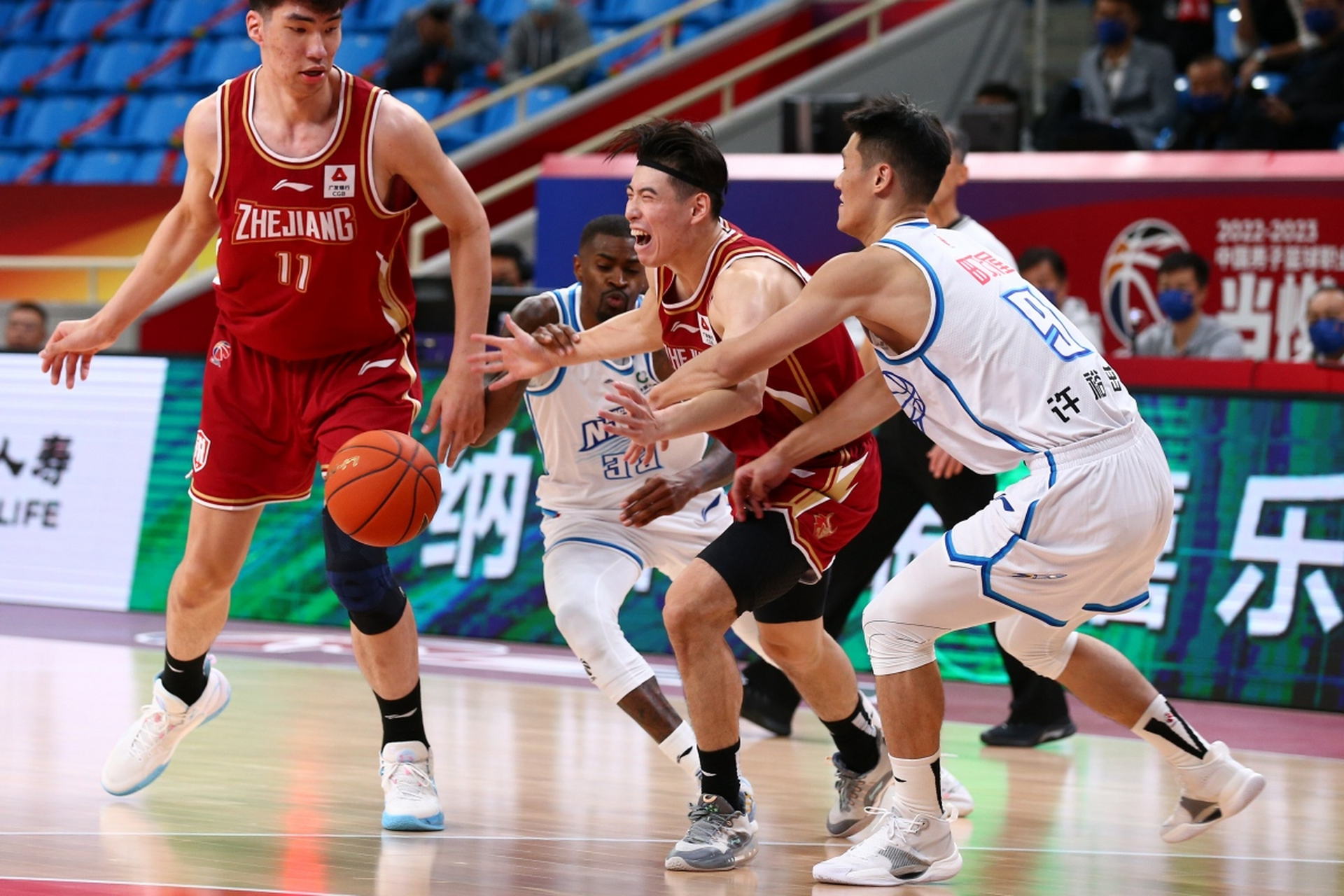江苏男篮对决浙江稠州队,情势激烈的简单介绍 江苏男篮对决浙江稠州队,情势激烈的简单介绍